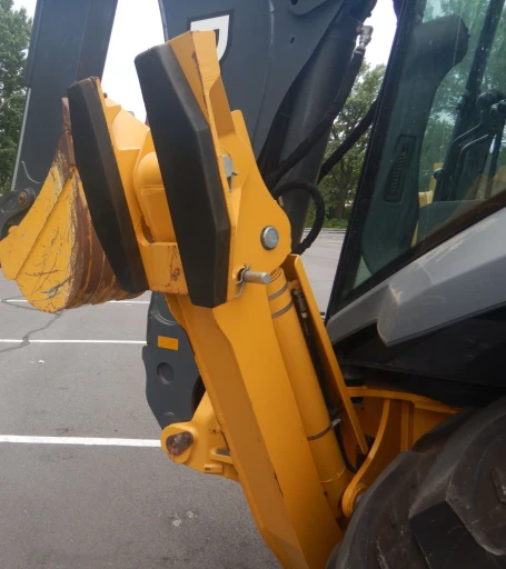 2015 John Deere 410L backhoe