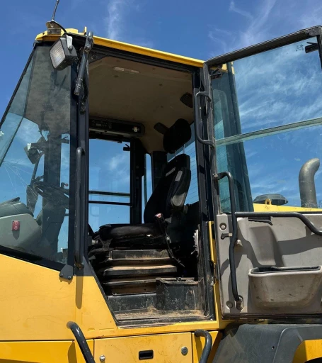 2014 Komatsu WA270-7 wheel loader