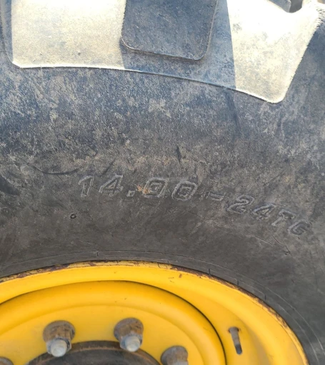 2018 Gehl DL1240 telehandler