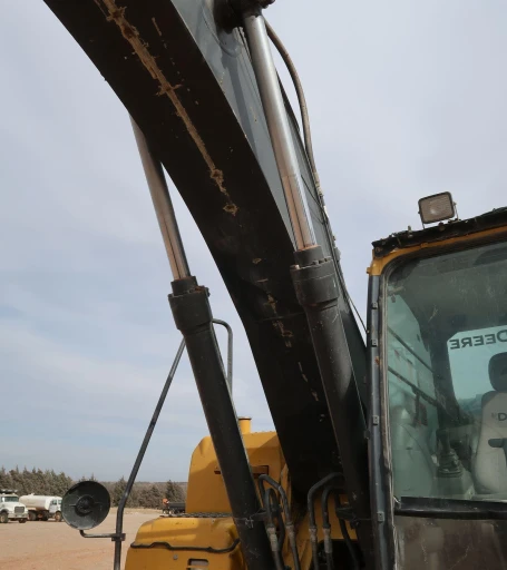2015 John Deere 210G LC  excavator