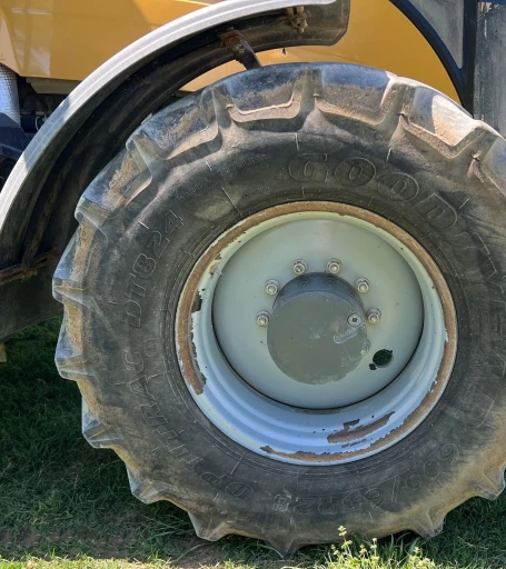 2014 Challenger MT585D tractor