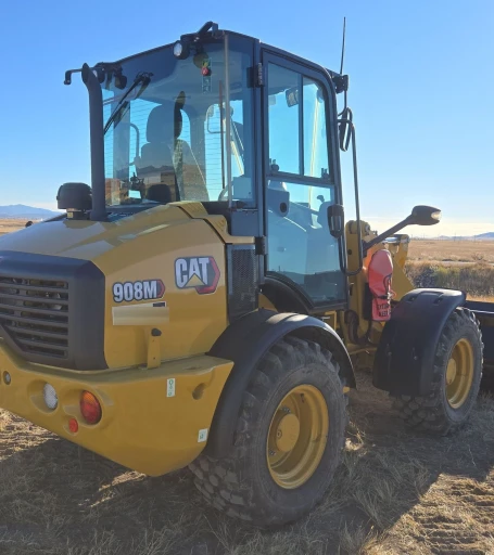 2022 Caterpillar 908M wheel loader