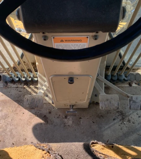 2001 Caterpillar 140H motor grader
