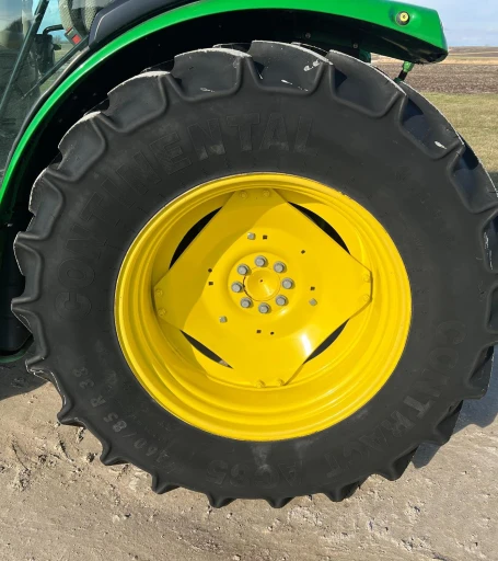 2013 John Deere 6125R MFWD Tractor Loader