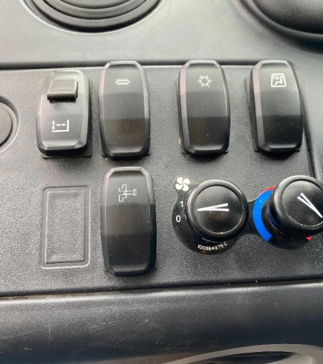 2019 Caterpillar TH408D 4x4x4 Ag Handler