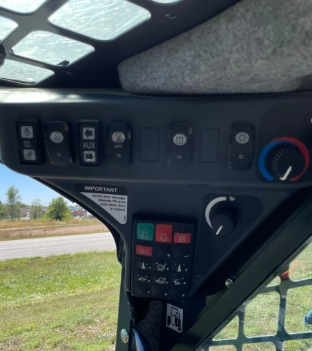2021 John Deere 325G tracked skid steer loader