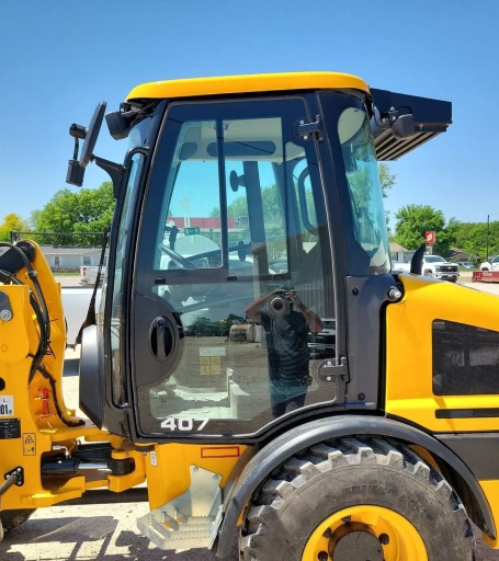 2022 JCB 407 wheel loader