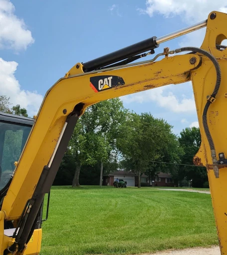 2011 Caterpillar 305.5D CR mini excavator