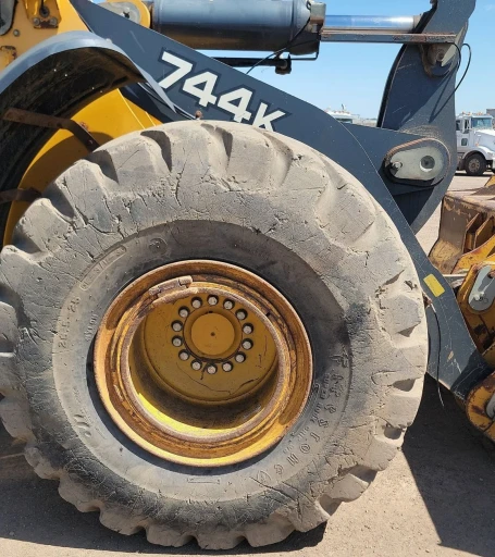 2012 John Deere 744K wheel loader