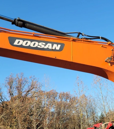 2019 Doosan DX225LC-5 excavator