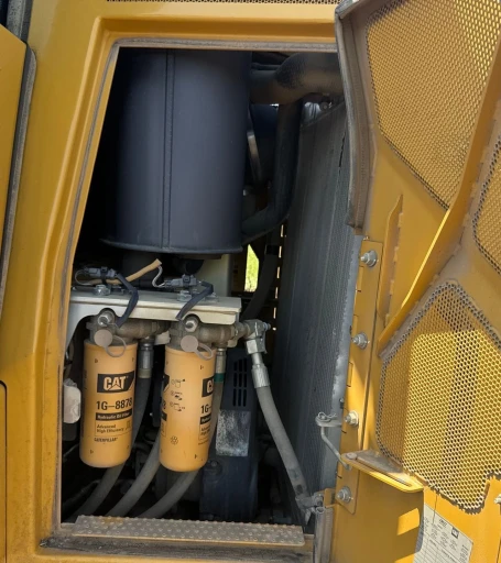 2016 Caterpillar 953D track loader