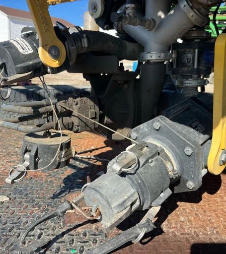 2013 Rogator RG1100 applicator