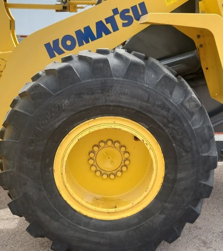 2005 Komatsu WA320 wheel loader