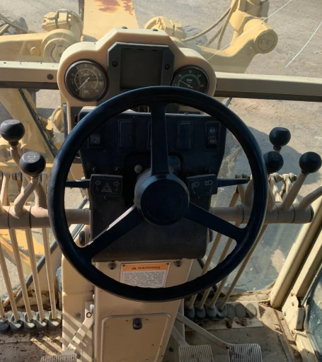 2001 Caterpillar 140H motor grader
