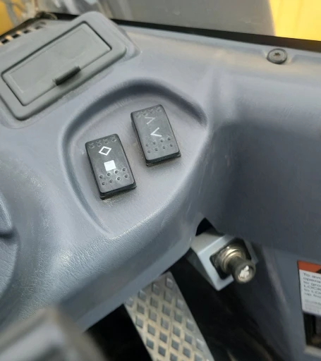 2005 Komatsu WA320 wheel loader