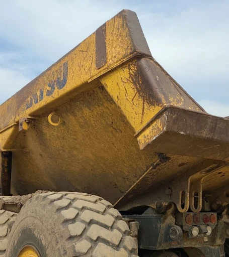 2013 Komatsu HM400-3 haul truck