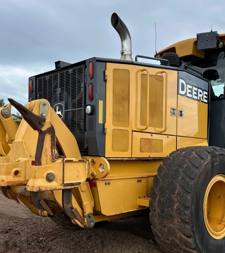 2013 John Deere 772GP motor grader