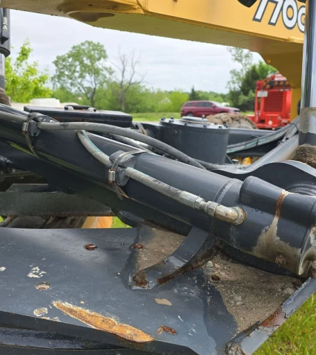2013 John Deere 770G motor grader