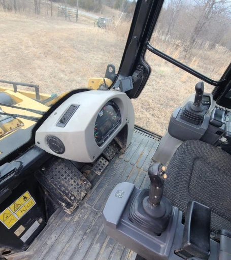 2010 Caterpillar 963D track loader