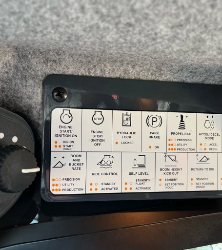 2019 John Deere 325G tracked skid steer loader