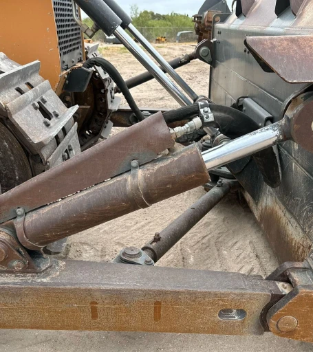 Case 2050M XLT dozer