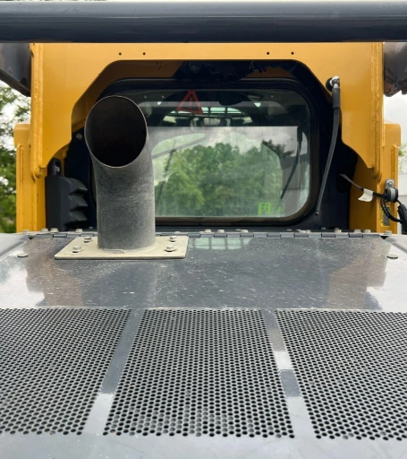 2017 John Deere 333G skid steer loader