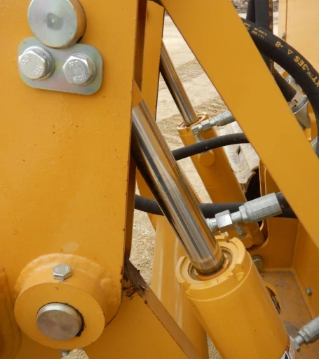 2011 Caterpillar D5K LGP dozer