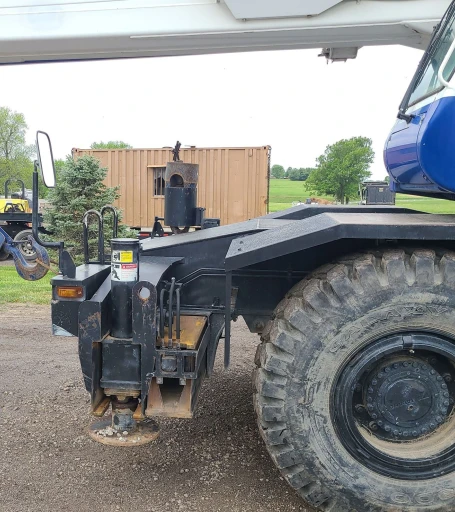 2011 Tadano GR300XL crane