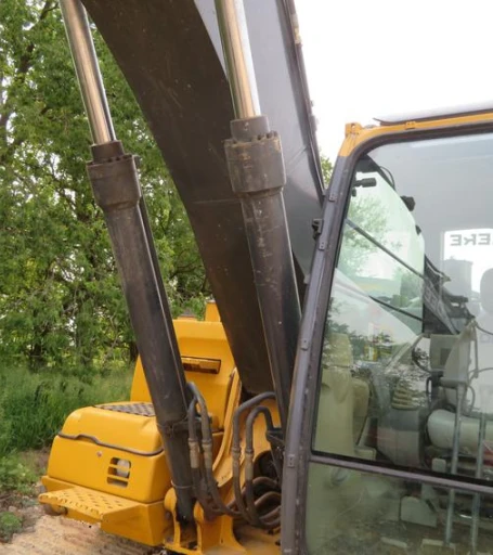 2012 John Deere 200D LC excavator