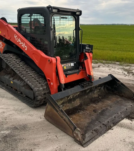 2021 Kubota SVL97-2 tracked skid steer loader