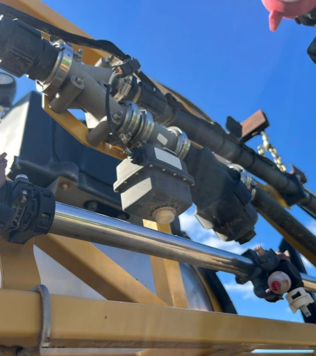 2013 Rogator RG1100 applicator