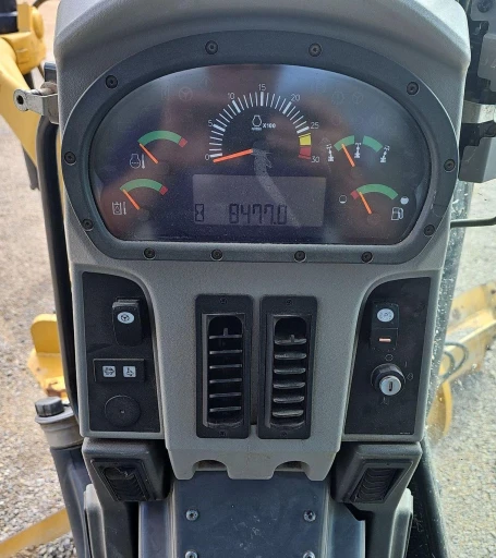 2013 Caterpillar 12M2 VHP Plus motor grader