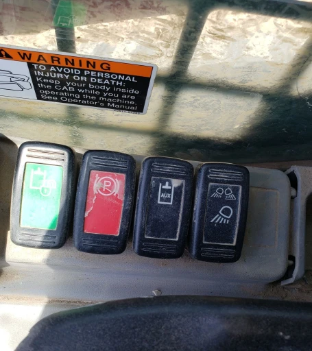 2013 Kubota SVL75 skid steer 2