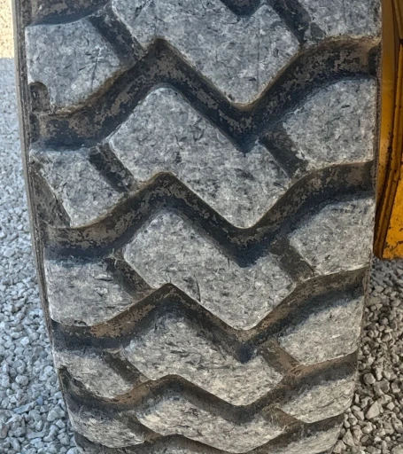 2013 John Deere 772G motor grader