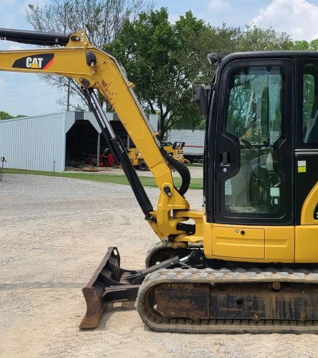 2011 Caterpillar 305.5D CR mini excavator