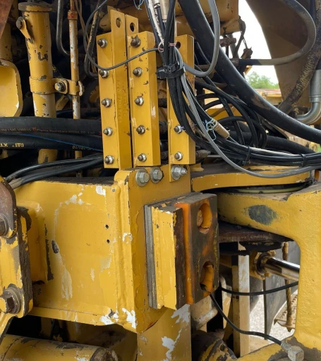 2000 Caterpillar D300E Series II water wagon