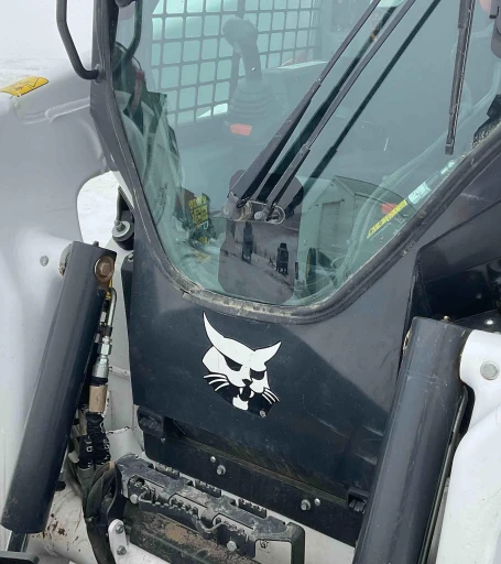 Bobcat T76 R-Series Compact Track Loader