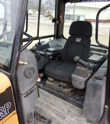 2011 Caterpillar D5K LGP dozer