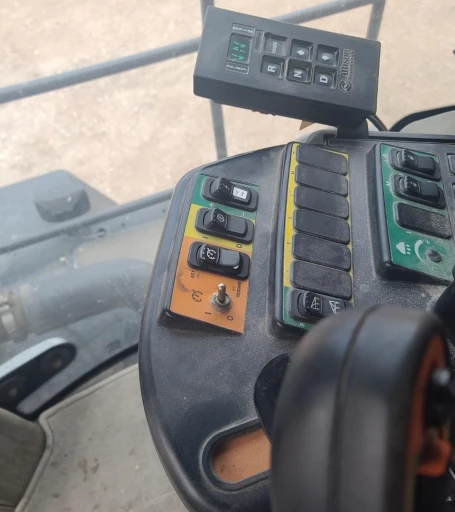 2014 Case IH Titan 4530 Dry Fertilizer Applicator