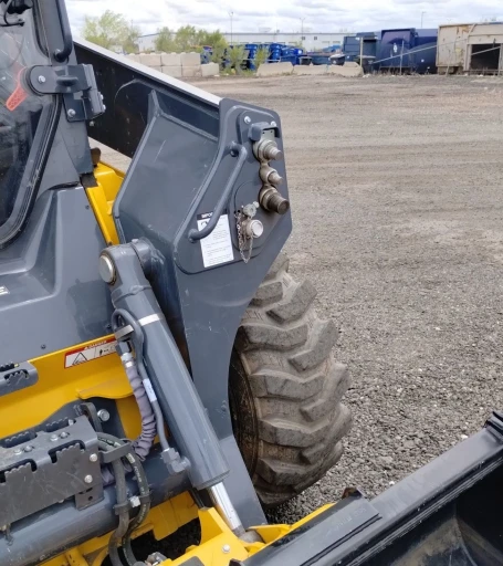 2022 John Deere 330G skid steer loader