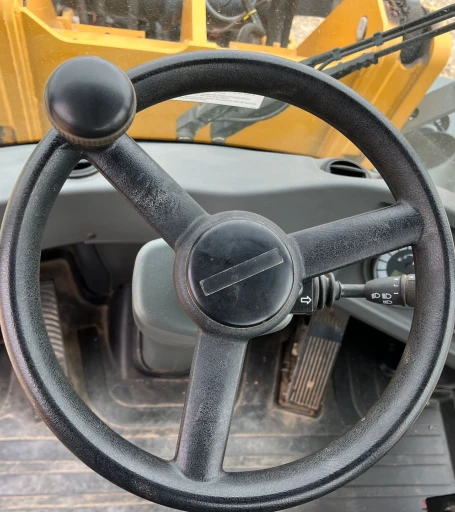 2016 John Deere 324K wheel loader
