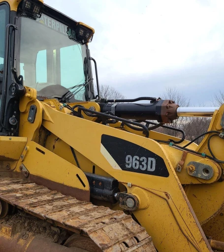 2010 Caterpillar 963D track loader