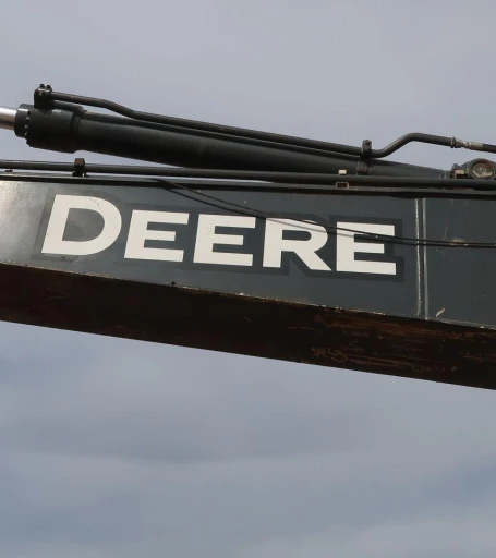 2015 John Deere 210G LC  excavator