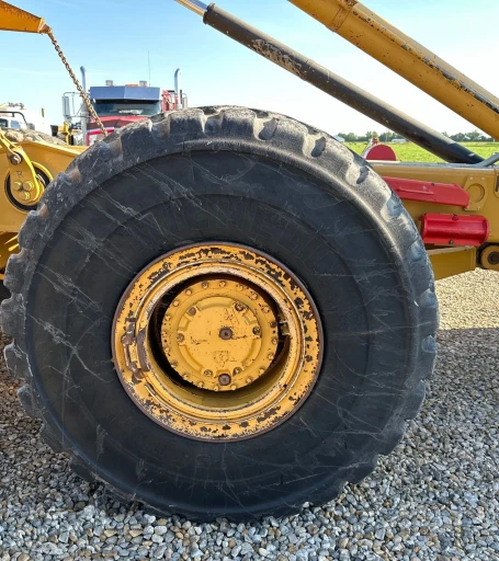 2013 Caterpillar 735B haul truck