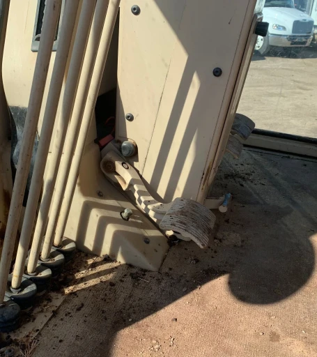 2001 Caterpillar 140H motor grader
