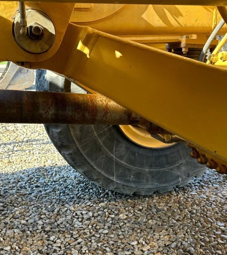 2013 Caterpillar 735B haul truck