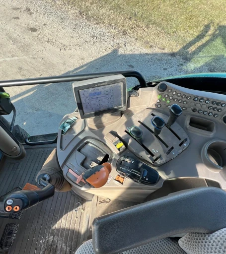 2013 John Deere 6125R MFWD Tractor Loader