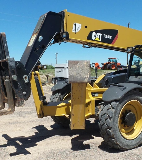 2013 Caterpillar TL943C telehandler