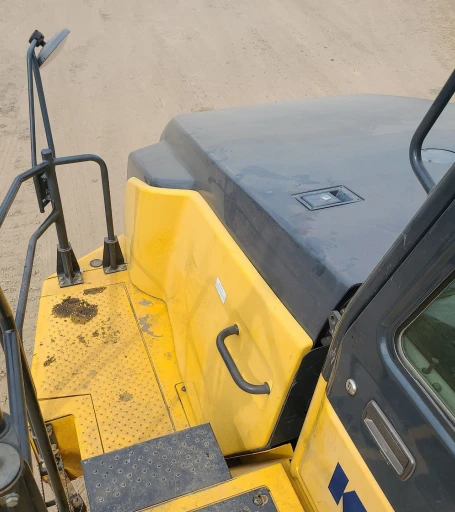 2013 Komatsu HM400-3 haul truck