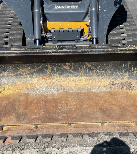 2021 John Deere 325G tracked skid steer loader